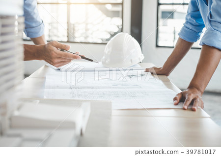 Construction concept of Engineer or architect meeting for projec 39781017