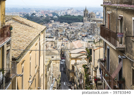A view of the city from the top of the Caltagirone stairs 39783840