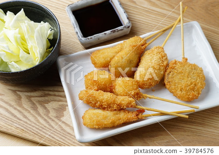 Deep-fried skewers 39784576