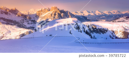 Mountain and spine of Dolomiti covered with snow Mountain and spine of Dolomiti covered with snow 39785722