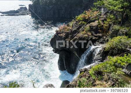 Jogasaki Coast Tsushima Falls 39786520