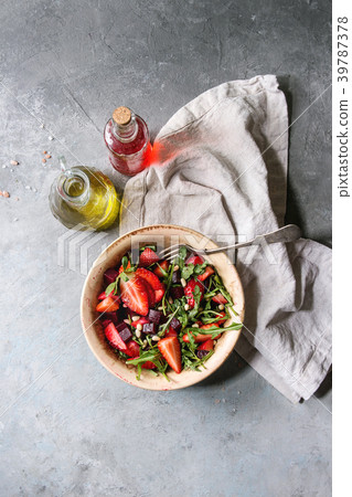 Beetroot and strawberry salad 39787378