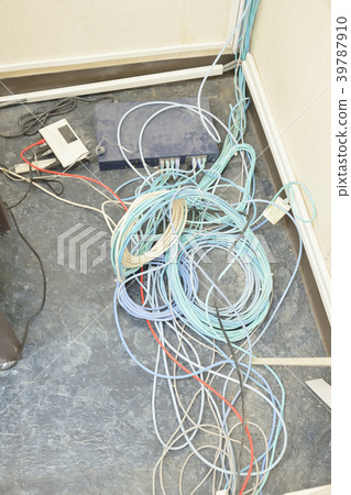 LAN cable wiring work before arrangement 39787910