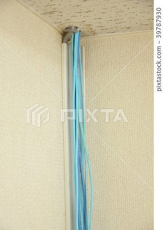LAN cable wiring work under construction 39787930