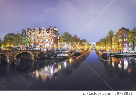 Old town of Amsterdam Old town of Amsterdam 39788951