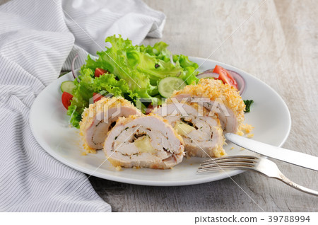 chicken in breadcrumbs 39788994