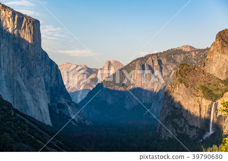 Yosemite National Park Valley summer landscape Yosemite National Park Valley summer landscape 39790680