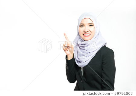 Muslim women Muslim women 39791803