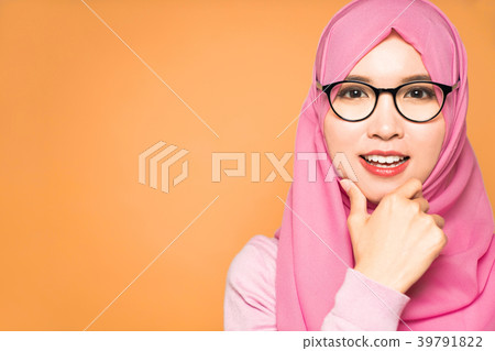 Muslim women 39791822