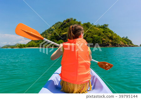 Rear view of young woman experiencing freedom 39795144