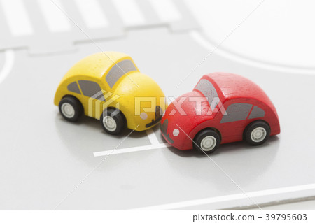Traffic accident image Traffic accident image 39795603