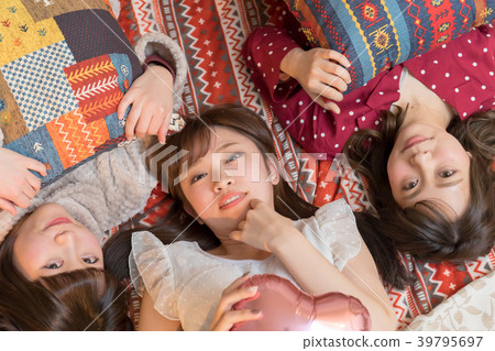 睡衣派對insta閃耀3張床 39795697