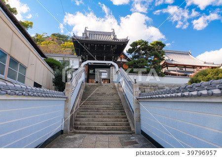 Onomichi City Myenji Temple Sanmon 39796957