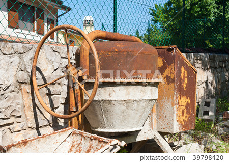 Portable concrete mixer Portable concrete mixer 39798420