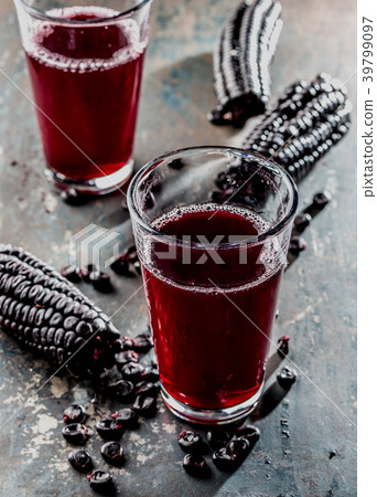 PERUVIAN PURPLE CORN DRINK. Chicha morada purple PERUVIAN PURPLE CORN DRINK. Chicha morada purple 39799097