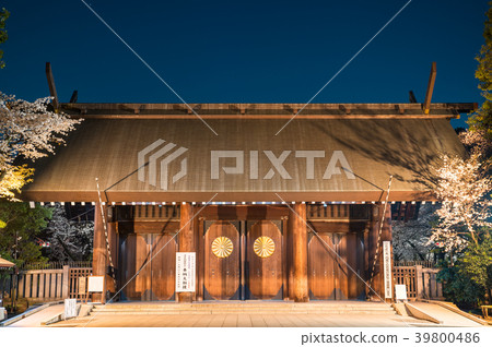 Yasukuni Shrine Shinmon Night View (Chiyoda-ku, Tokyo) Taken in March 2018 39800486