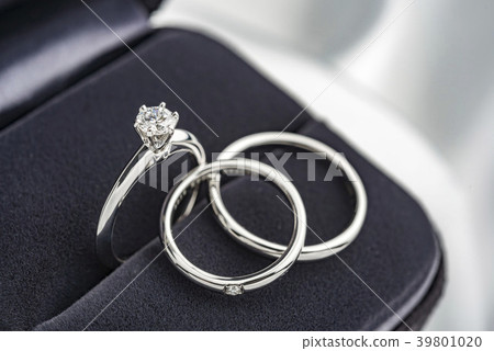 美麗的結婚戒指 39801020