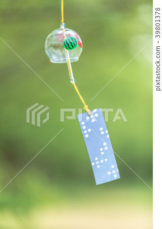 夏季風鈴，西瓜圖案在風中搖曳 39801378