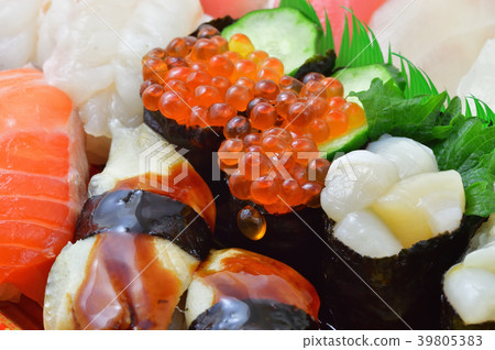 Hand-rolled sushi Hand-rolled sushi 39805383