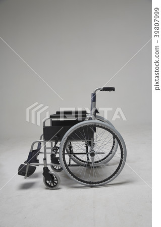 Health, medical, silver, retirement, elderly, old, disabled, disabled, wheelchair 39807999
