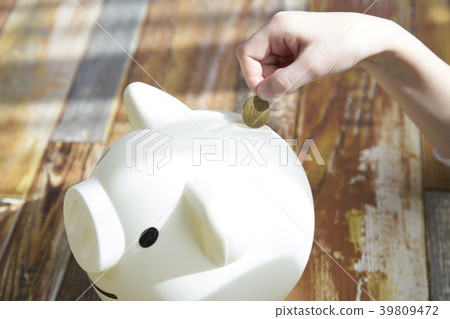 Saving Children Piggy Bank 39809472