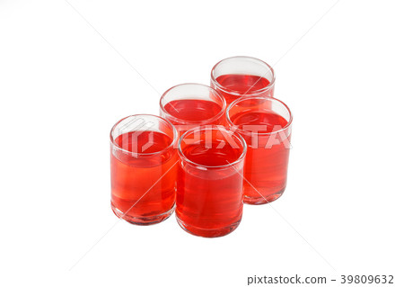 Summer cocktail on isolated white background 39809632