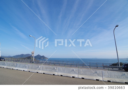 在Kurushima海峽大橋上 在Kurushima海峽大橋上 39810663