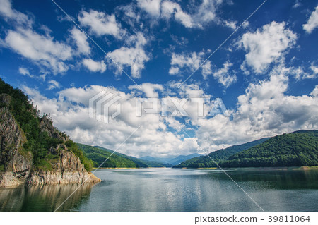 Mountain lake. Scenic landscape. Beautiful blue 39811064