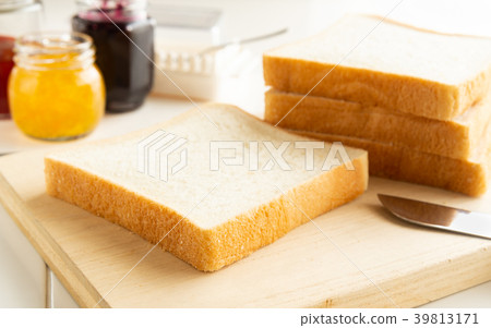 麵包,切菜板,方形麵包,主食,果醬 麵包,切菜板,方形麵包,主食,果醬 39813171