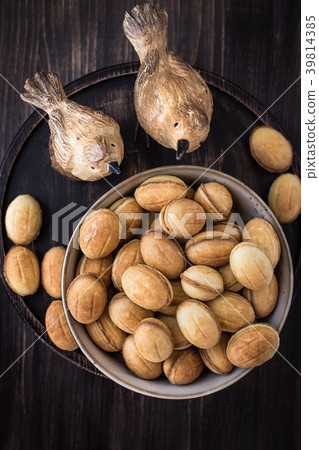 Nuts from short pastry with boiled condensed milk 39814385
