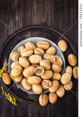 Nuts from short pastry with boiled condensed milk 39814393