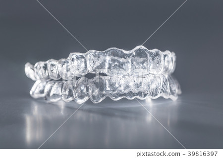 Inivisalign braces invisible orthodontic aligner. 39816397