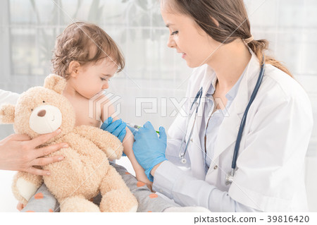 Vaccination little girl. Vaccination little girl. 39816420