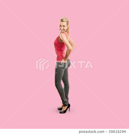 Sporty woman in pink 39818294