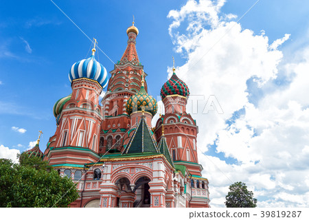 St Basil's cathedral on Red Square, Moscow, Russia 39819287