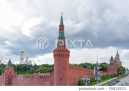 View of the Kremlin embankment on a cloudy day View of the Kremlin embankment on a cloudy day 39819323