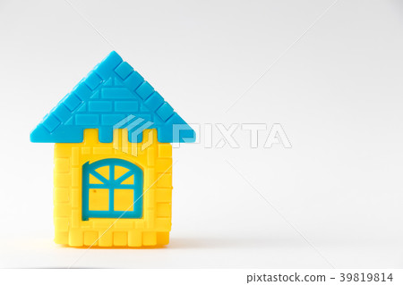 Toy puzzle connect as house shape Toy puzzle connect as house shape 39819814