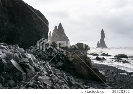 Vik and Basalt Columns. Vik and Basalt Columns. 39820302