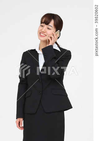 談話在智能手機的女商人 39820602
