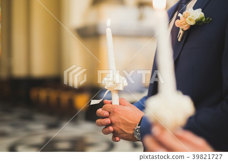 Wedding couple bide and groom get married in a 39821727