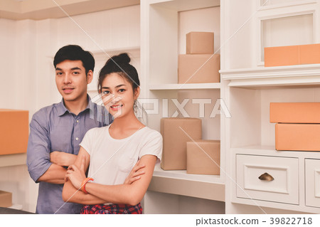 Sme business concept. Young Asian people are packing their packa 39822718