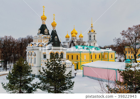 Assumption Cathedral in Kremlin in Dmitrov, Russia Assumption Cathedral in Kremlin in Dmitrov, Russia 39822943
