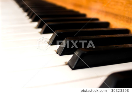close-up of piano keys. close frontal view. close-up of piano keys. close frontal view. 39823398