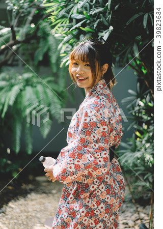 Lifestyle series: Asian woman in yukata Lifestyle series: Asian woman in yukata 39823684