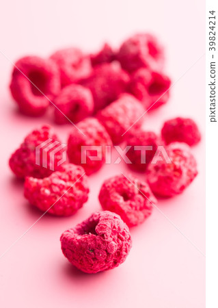 Freeze dried raspberries. Freeze dried raspberries. 39824214