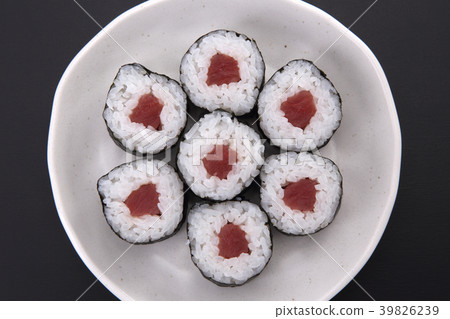 Iron rolled wrapping 39826239