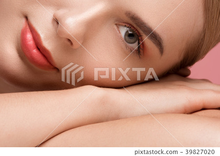 Good looking expression of serene woman 39827020