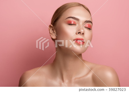 Peaceful girl with perfect skin 39827023