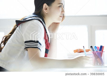 School girl high school studies 39830005