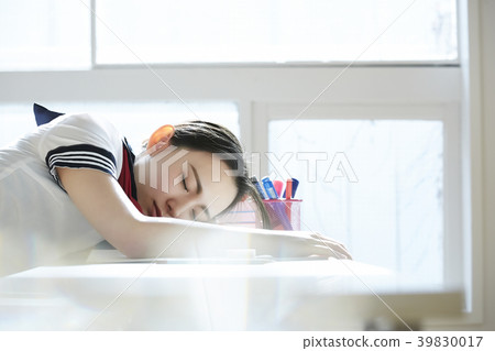 High school girl studying High school girl studying 39830017